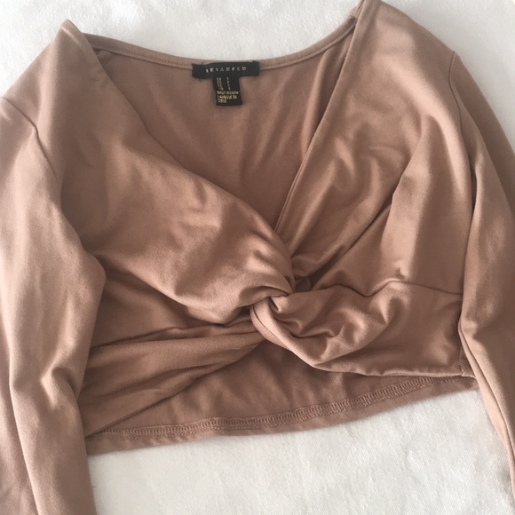 Twist Knot V-Neck Crop Top - Picture 7 of 12